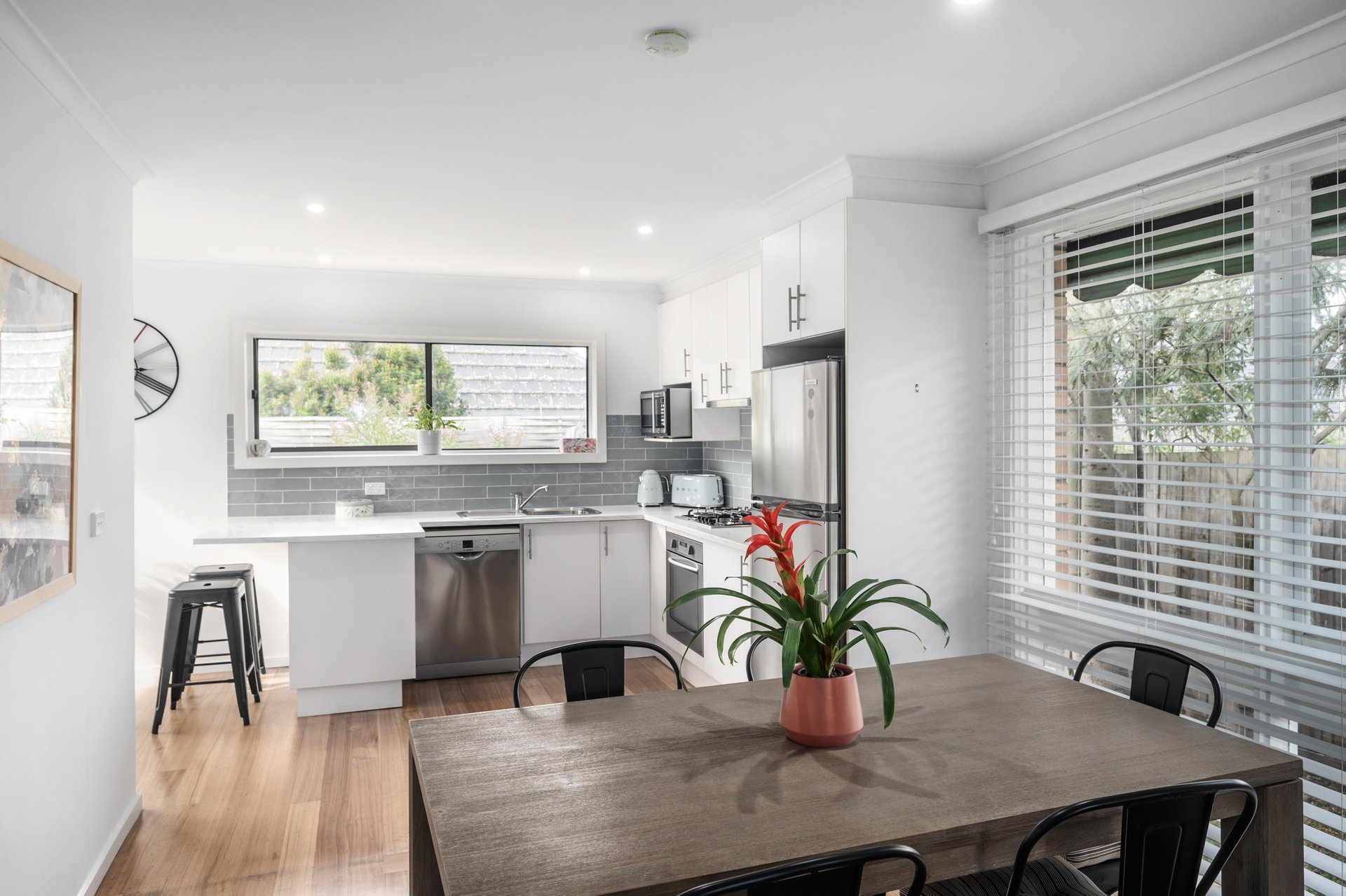 6/27 Chatham Road, Canterbury image 3
