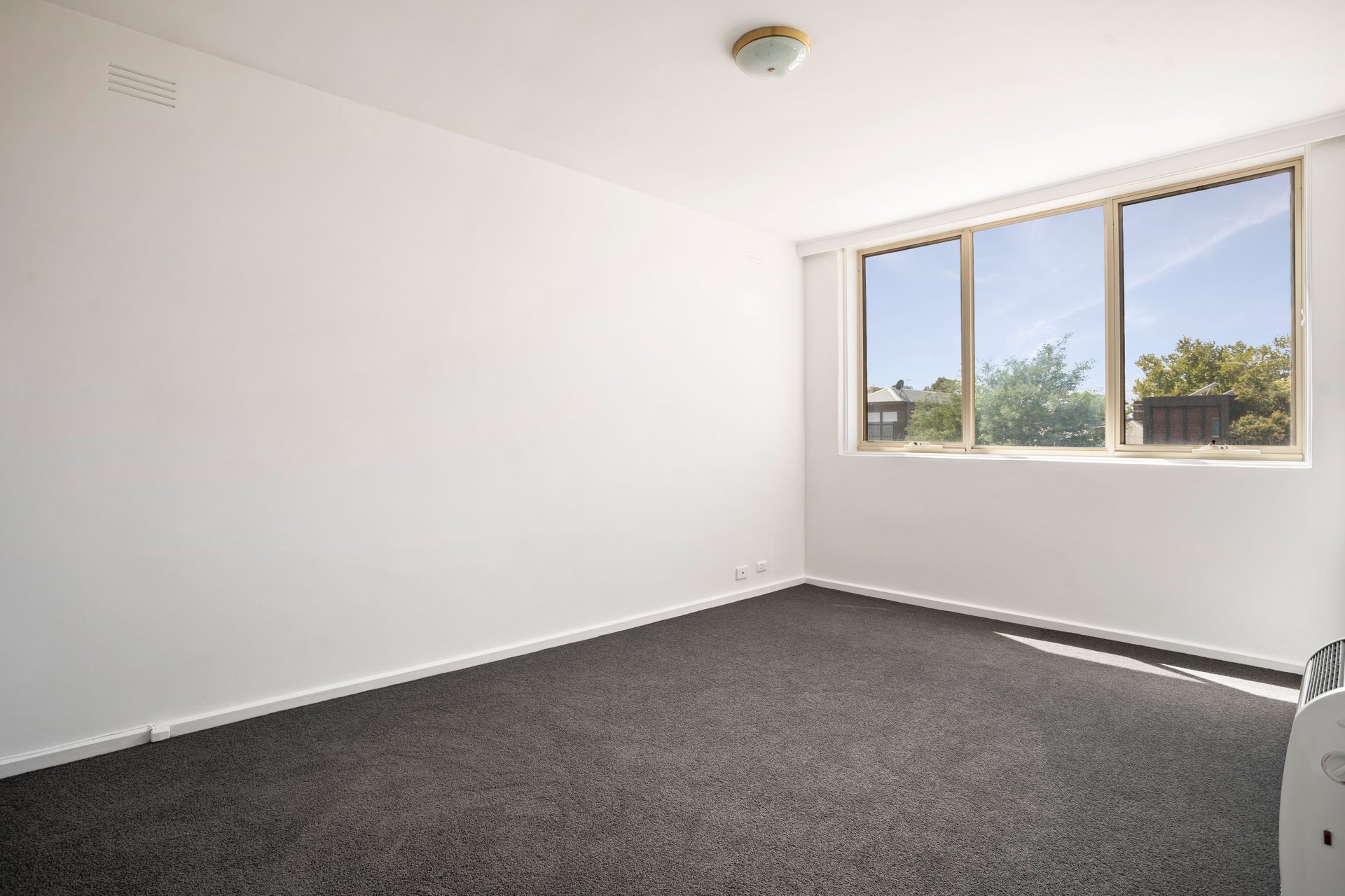 Property Gallery Thumbnail 2
