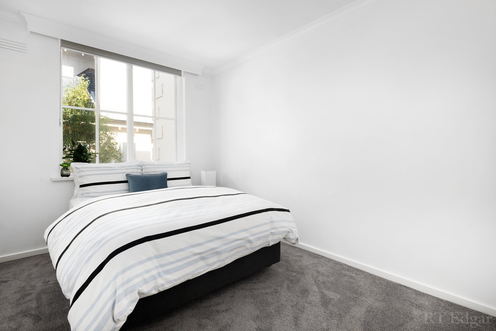 Property Gallery Thumbnail 9