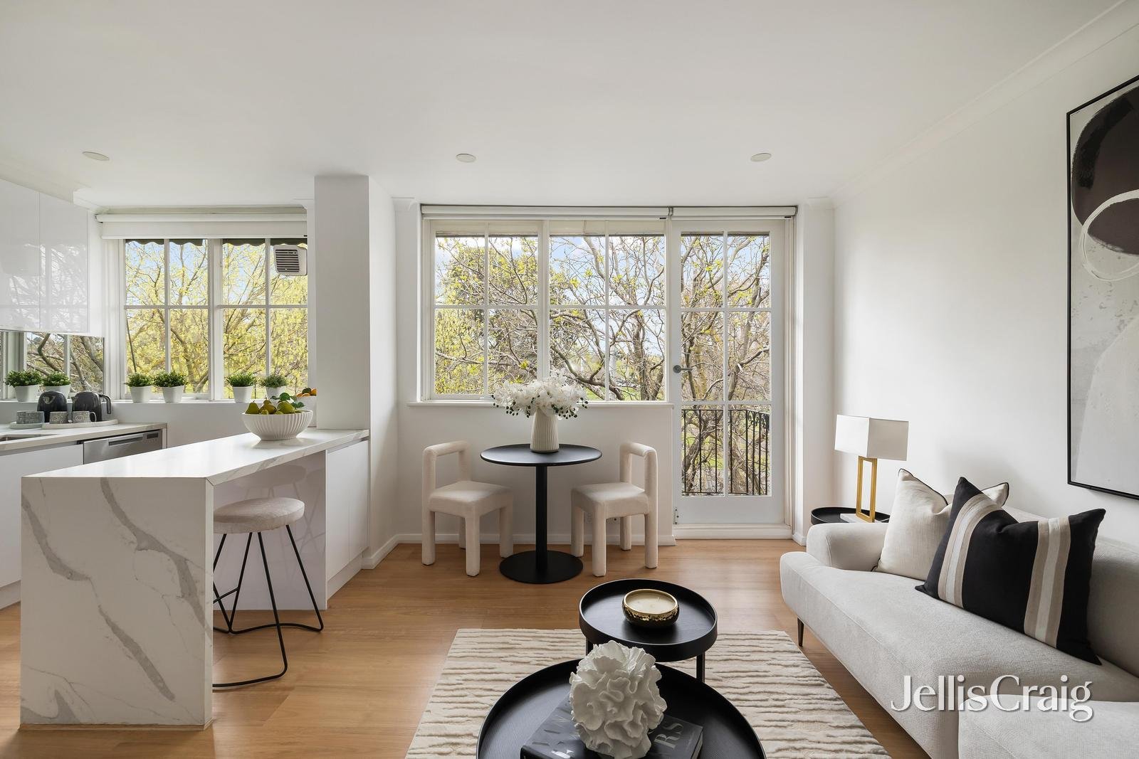 6/28 Burwood Road, Hawthorn image 2