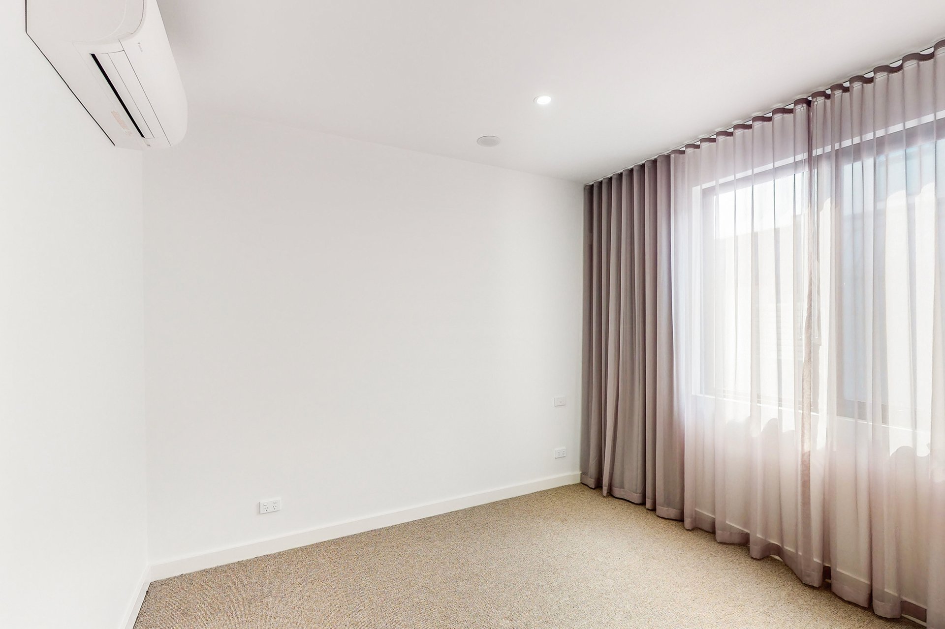 6/28 Flower Street, Essendon image 5