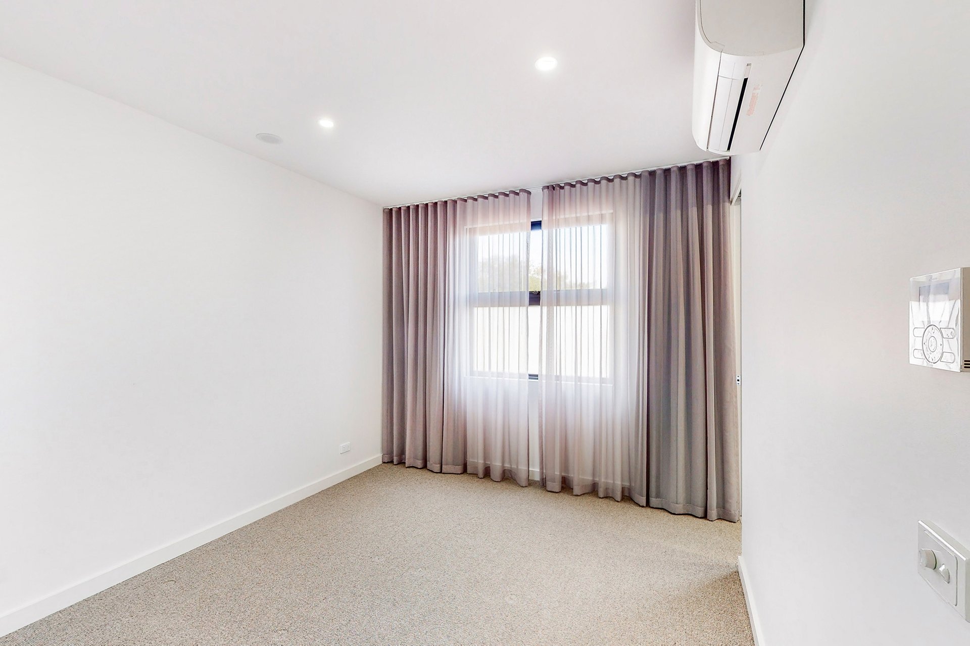6/28 Flower Street, Essendon image 6