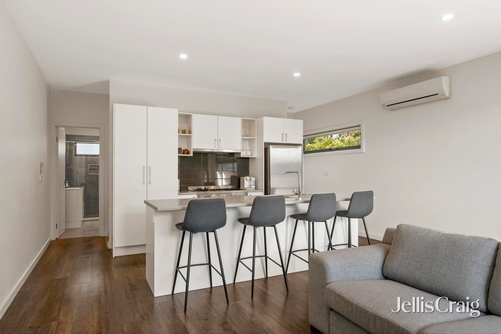 6/28 Winyard Drive, Mooroolbark image 4