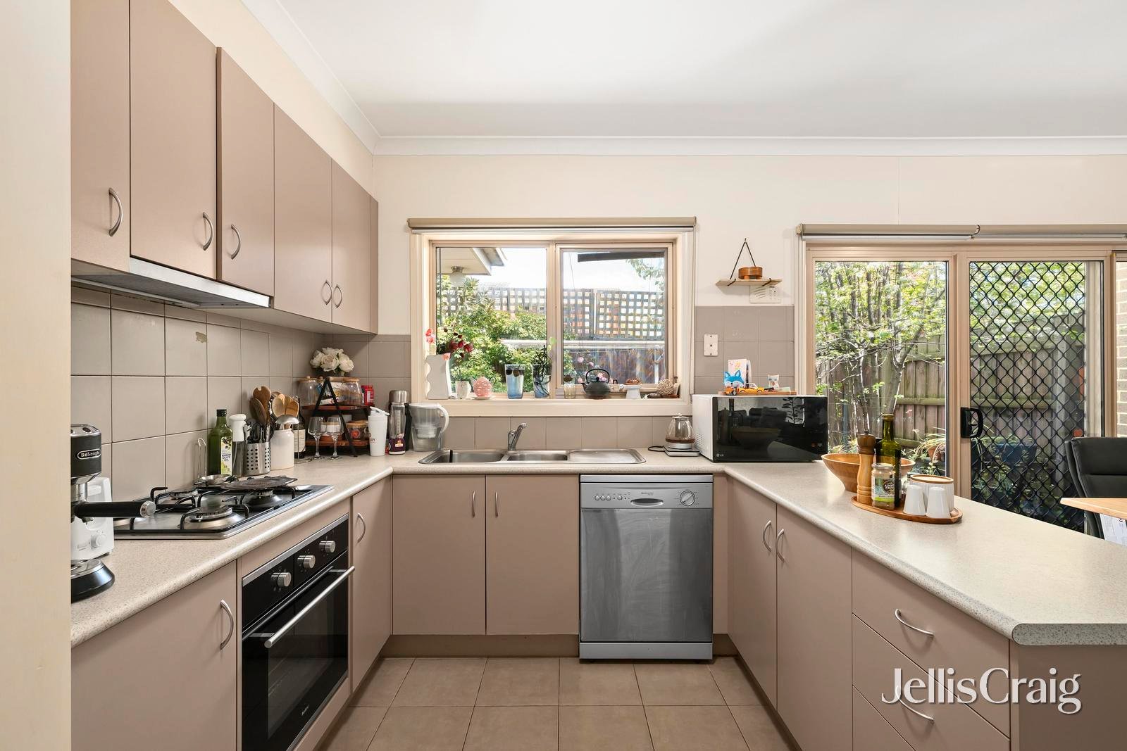 6/29 Slevin Street, Lilydale image 2