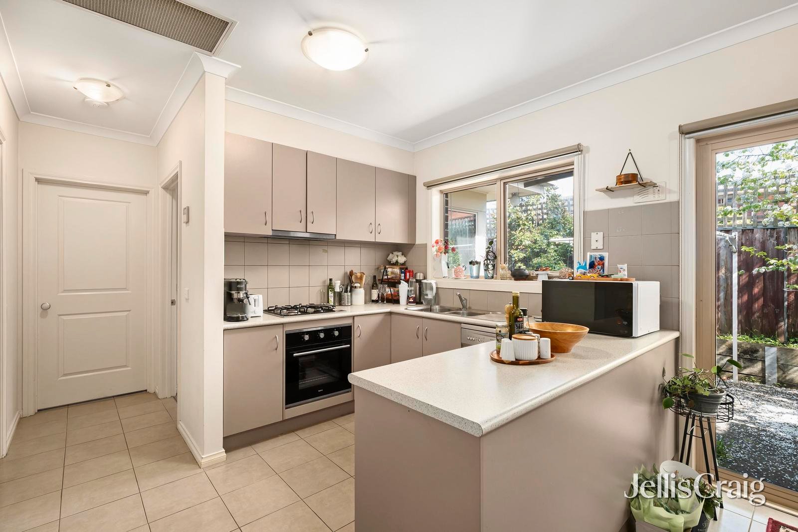6/29 Slevin Street, Lilydale image 3