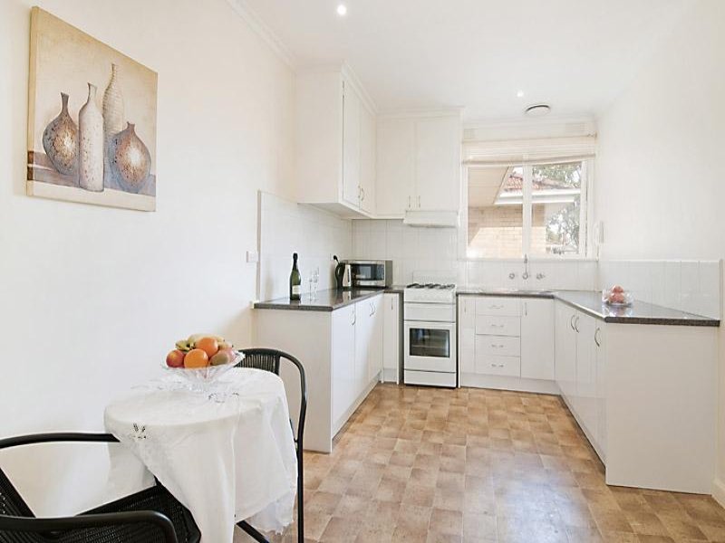6/29 Weir Street, Balwyn image 2