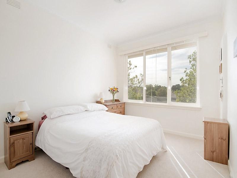 6/29 Weir Street, Balwyn image 4