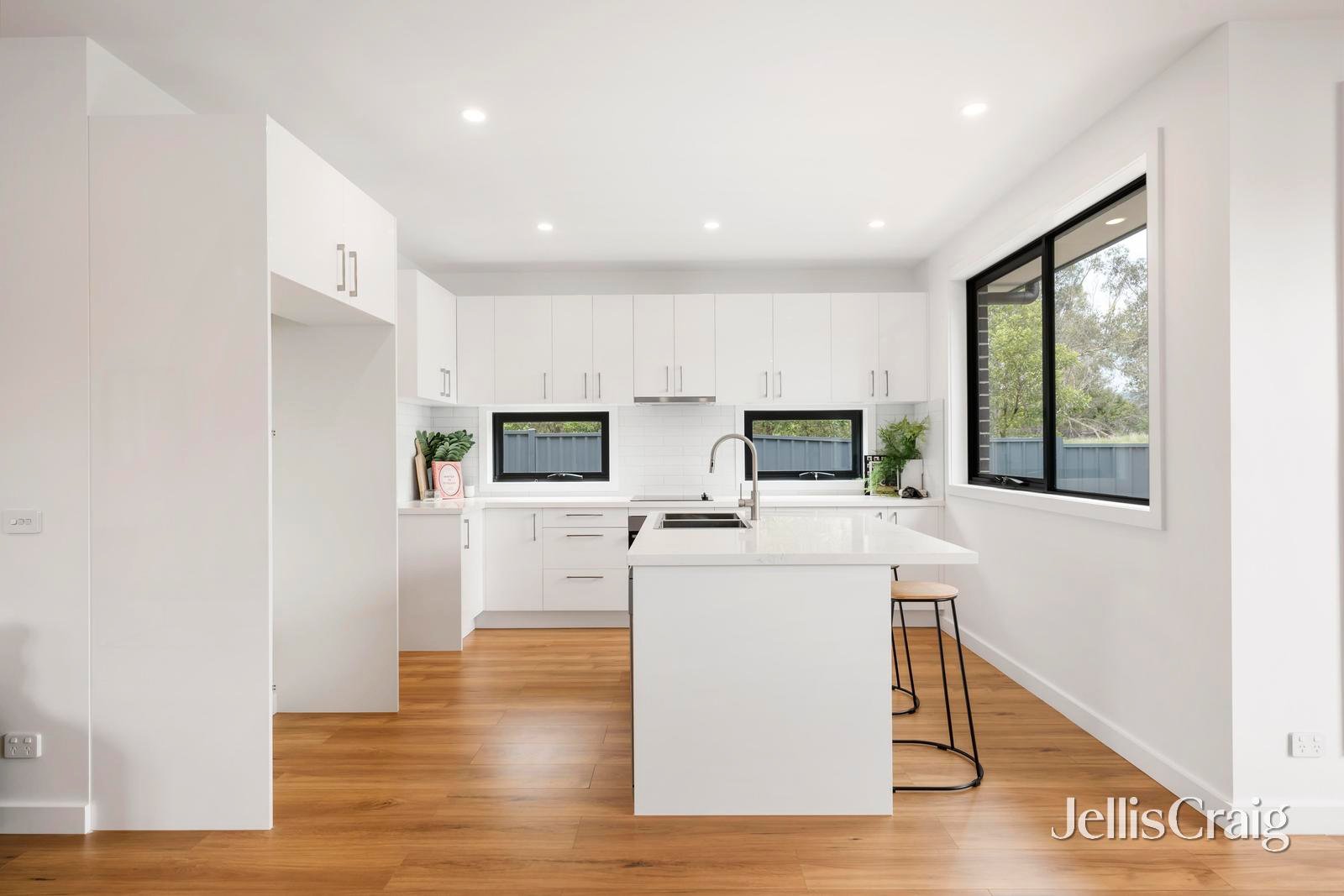 62a Greenslopes Drive, Mooroolbark image 4