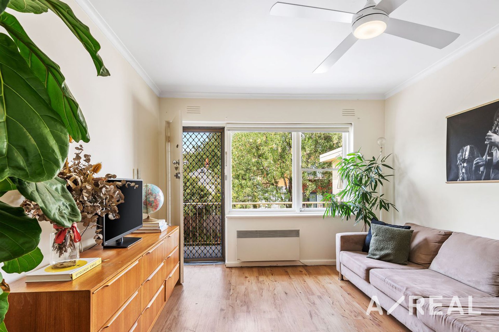 6/2D Cunningham St, Northcote