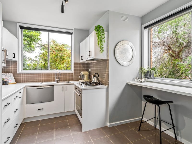 Property Gallery Thumbnail 3