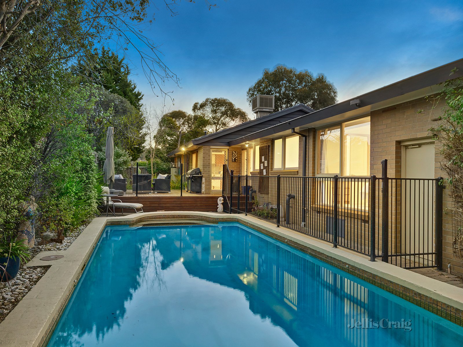 63 Atheldene Drive, Glen Waverley image 10