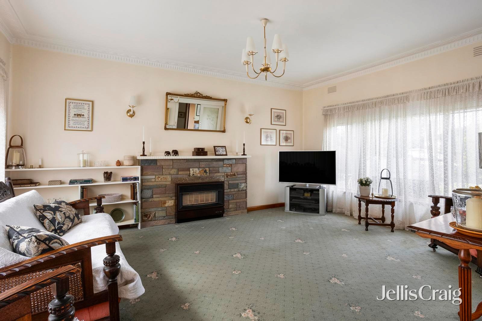 63 Botha Avenue, Reservoir image 4