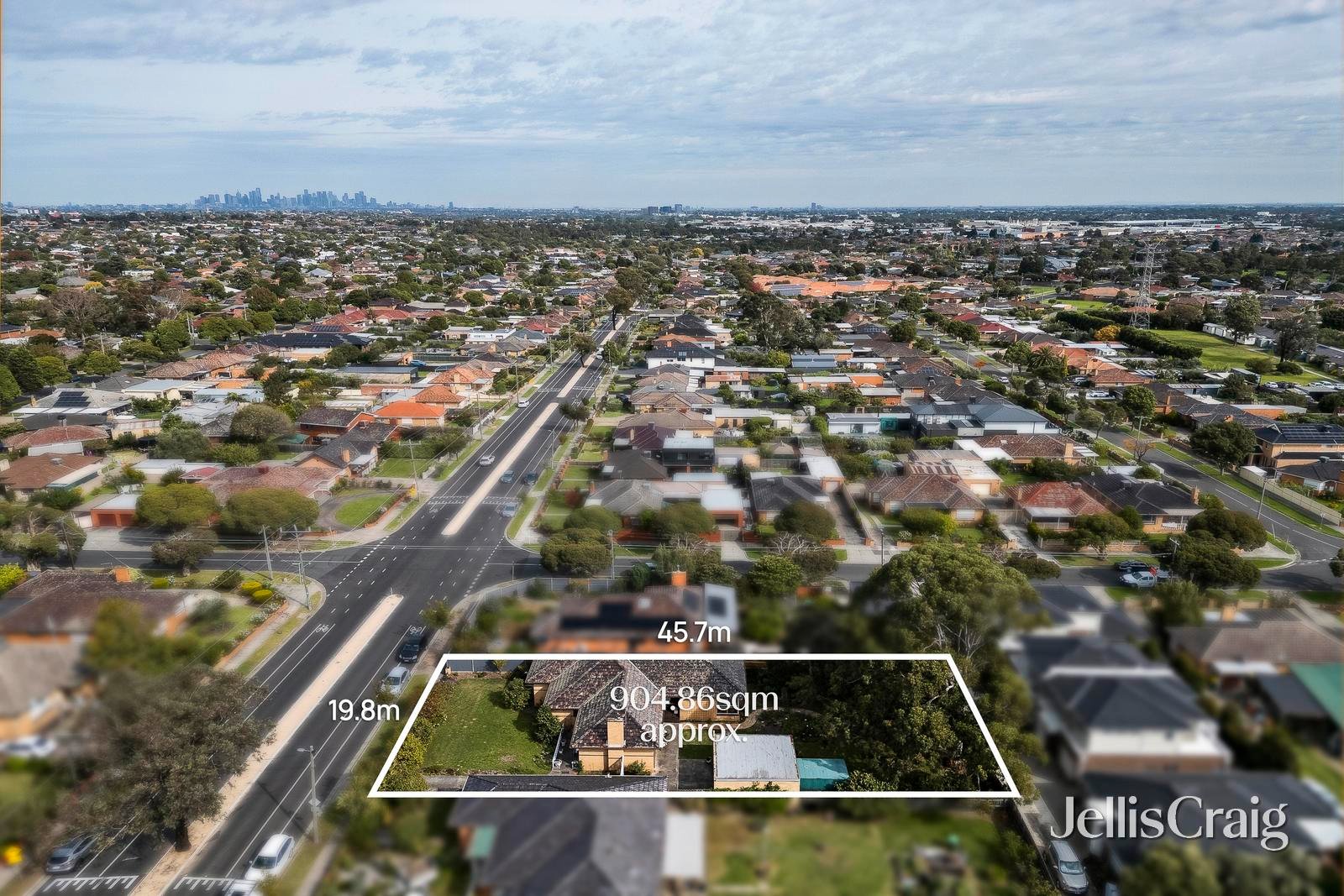 63 Botha Avenue, Reservoir image 16