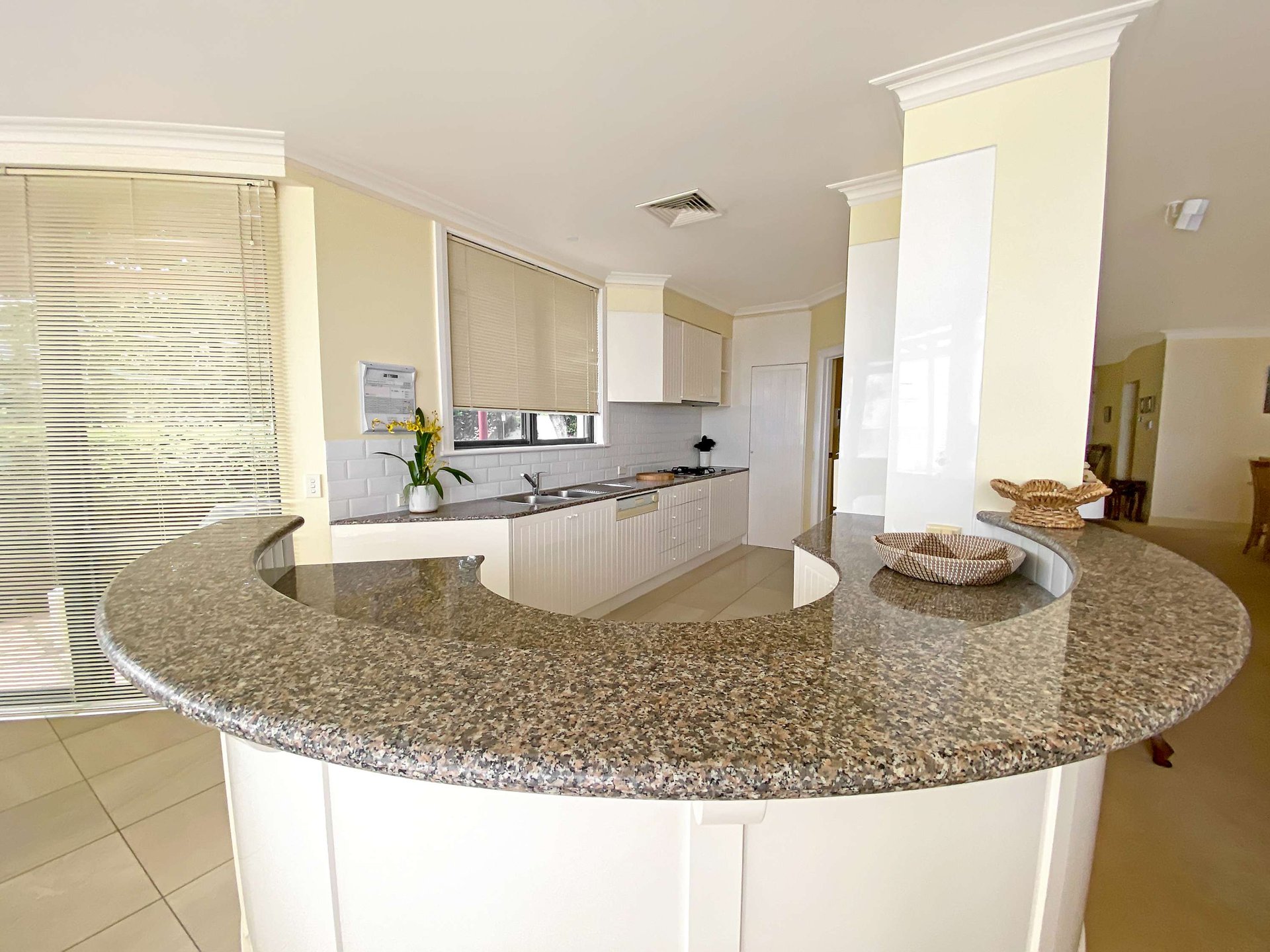 63 Eastern Beach Road, Geelong image 2
