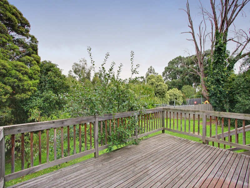 63 Esther Crescent, Mooroolbark image 8