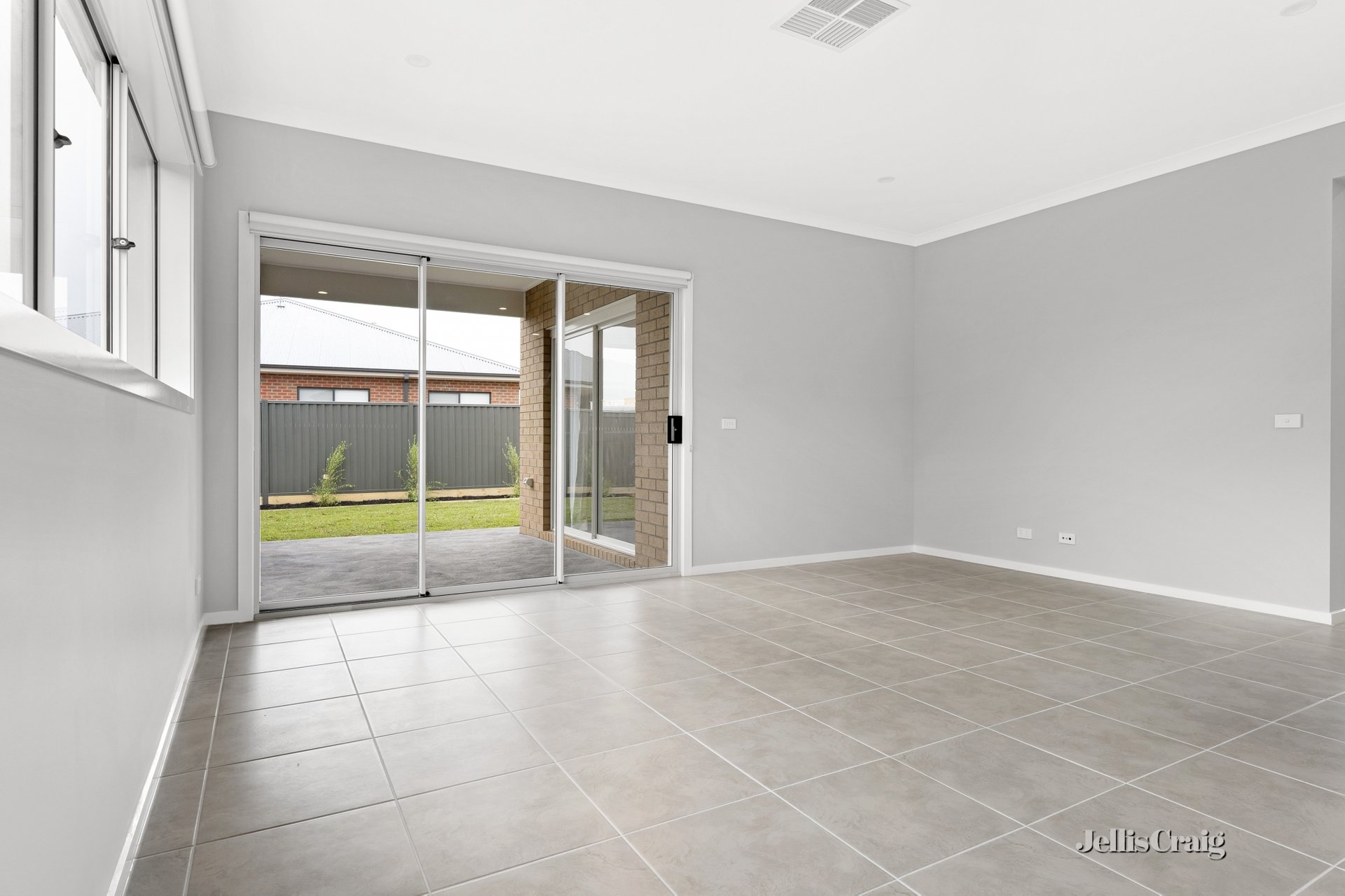 63 Grainger Parade, Lucas image 5