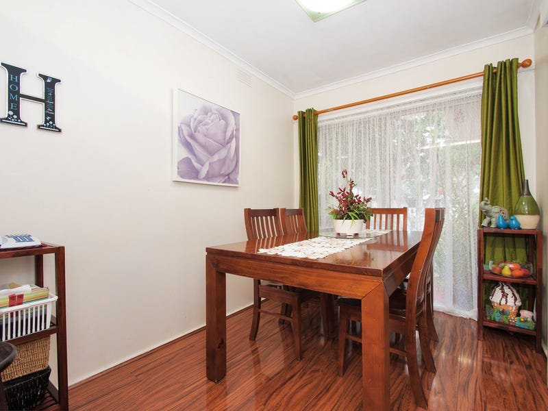 63 Greenslopes Drive, Mooroolbark image 4