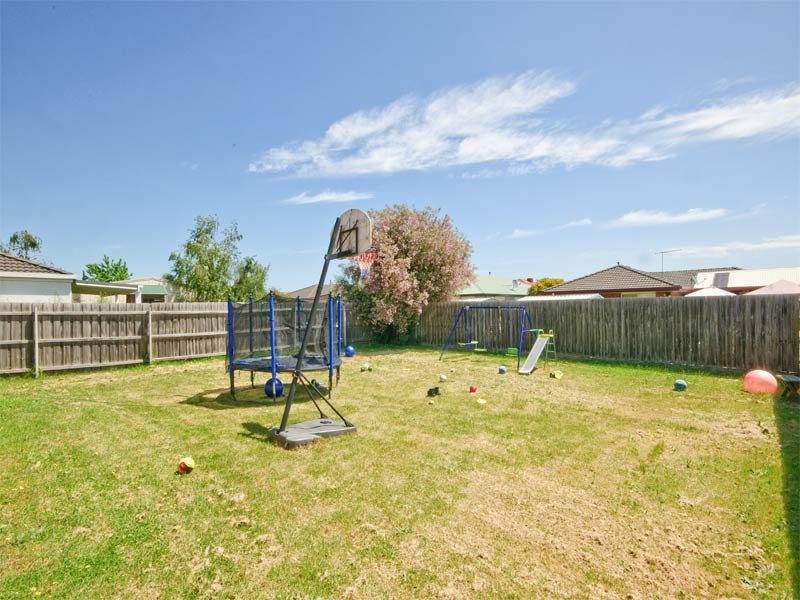 63 Greenwood Drive, Carrum Downs image 4
