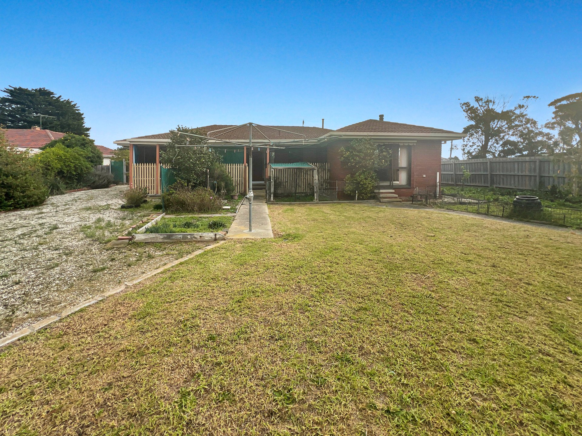 63 Helms Street, Newcomb image 8