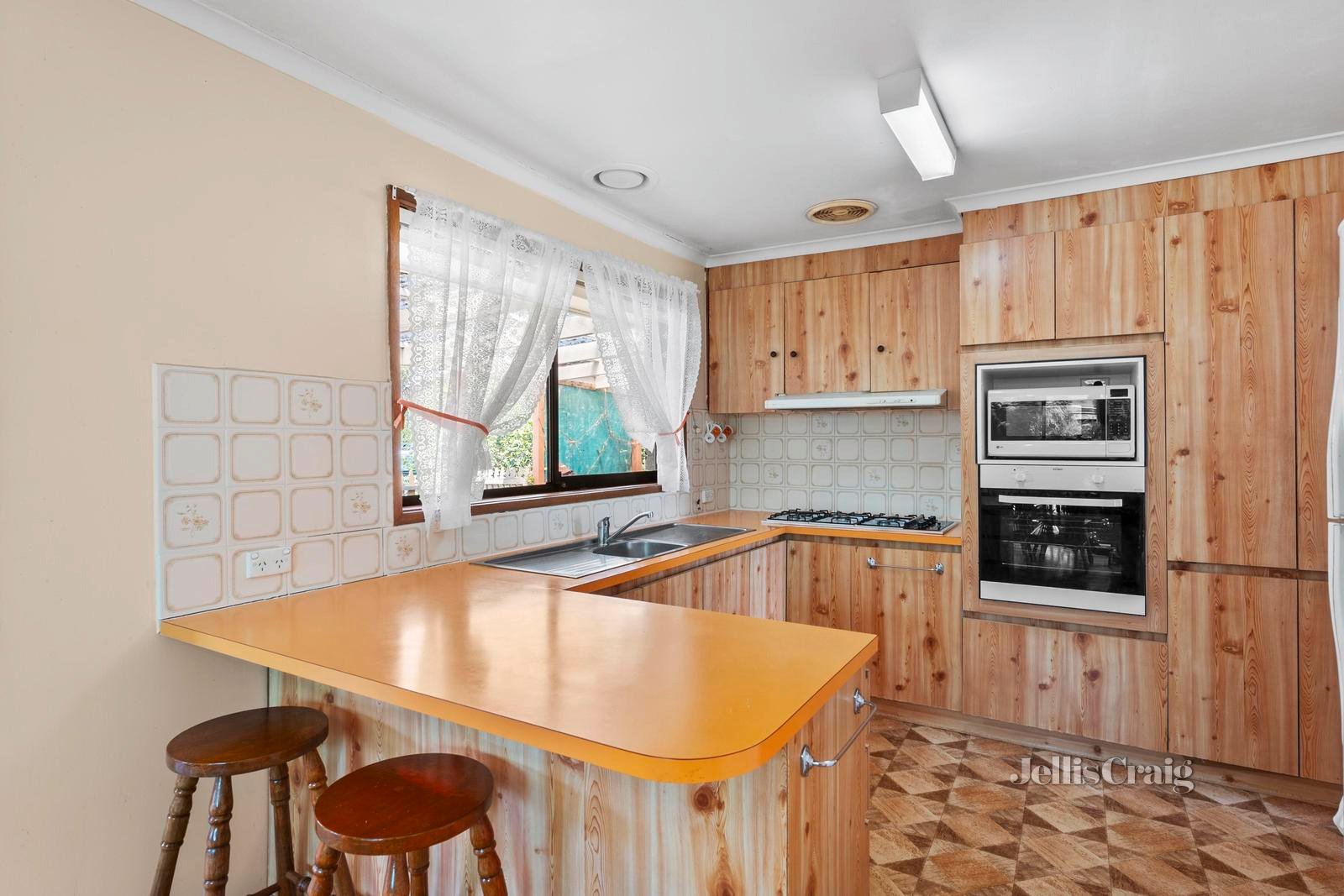 63 Helms Street, Newcomb image 6