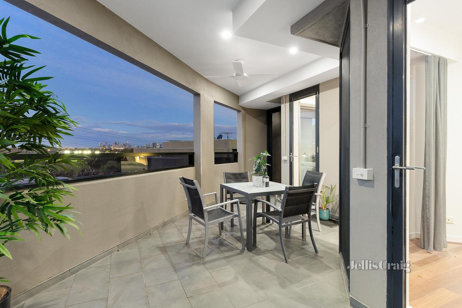 6/3 Hillside Crescent, Maribyrnong image 11