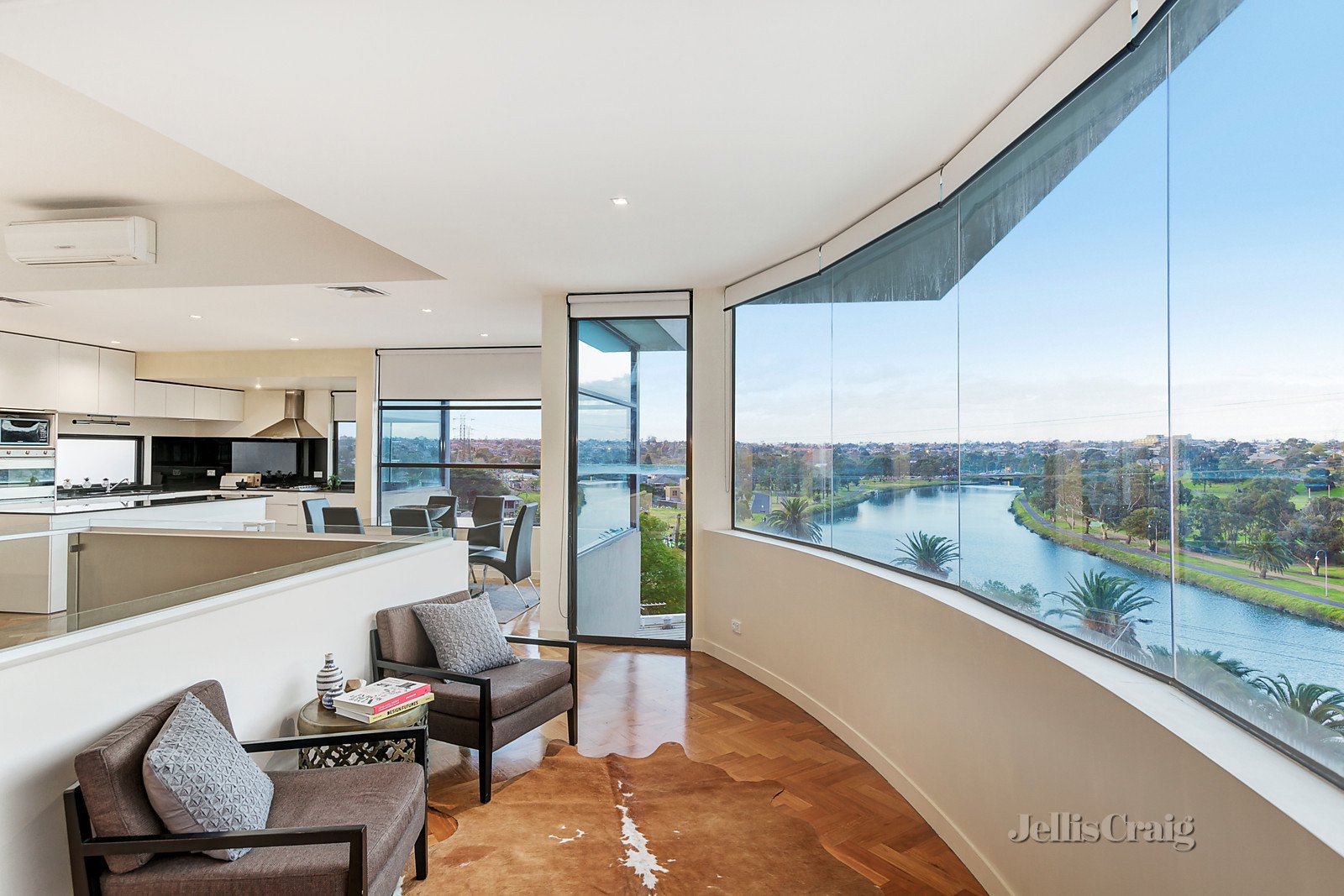 6/3 Hillside Crescent, Maribyrnong image 5