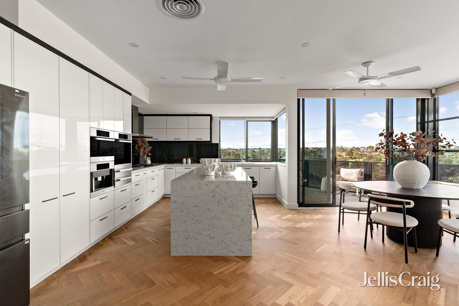 6/3 Hillside Crescent, Maribyrnong image 8