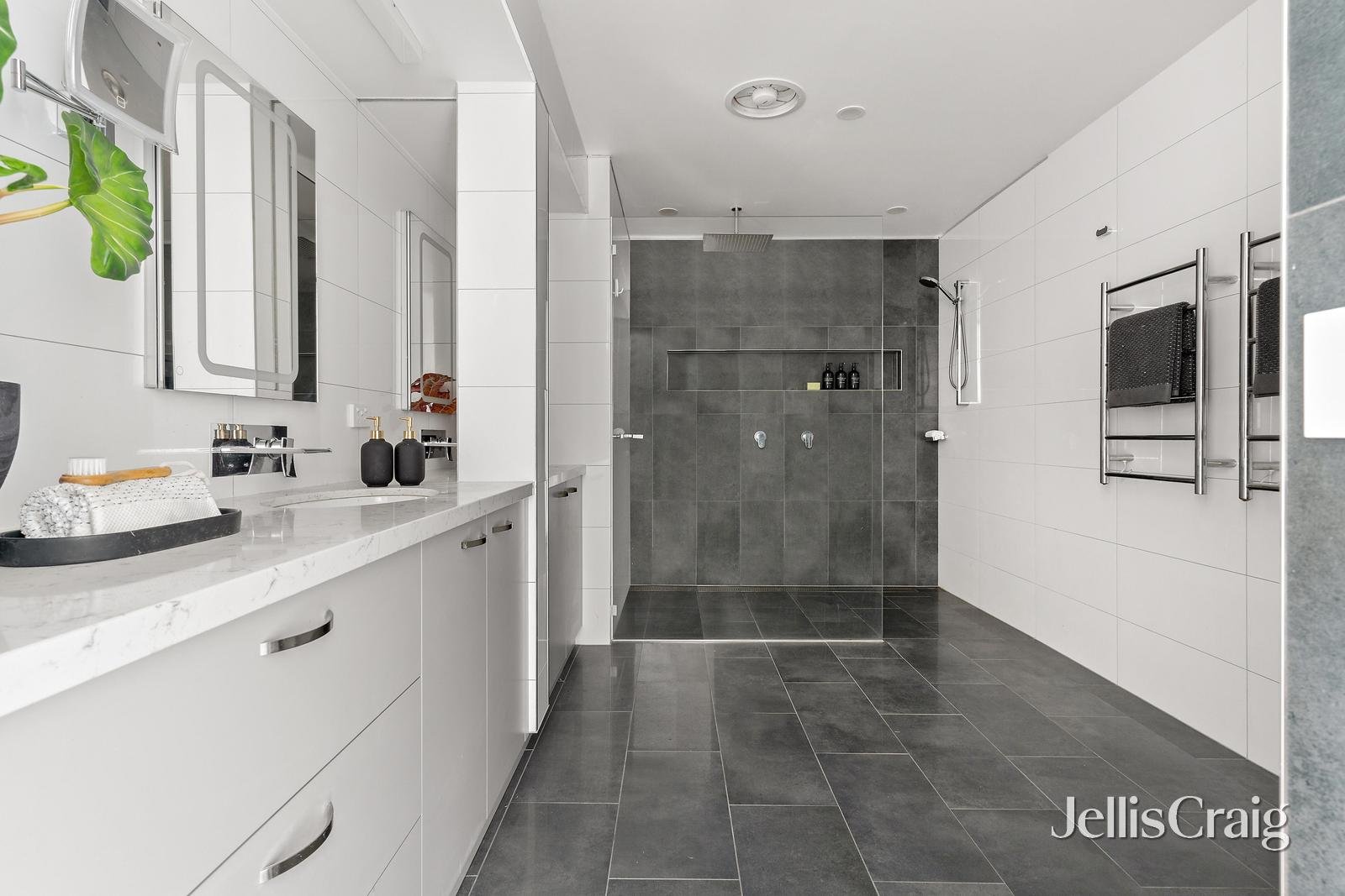 6/3 Hillside Crescent, Maribyrnong image 11