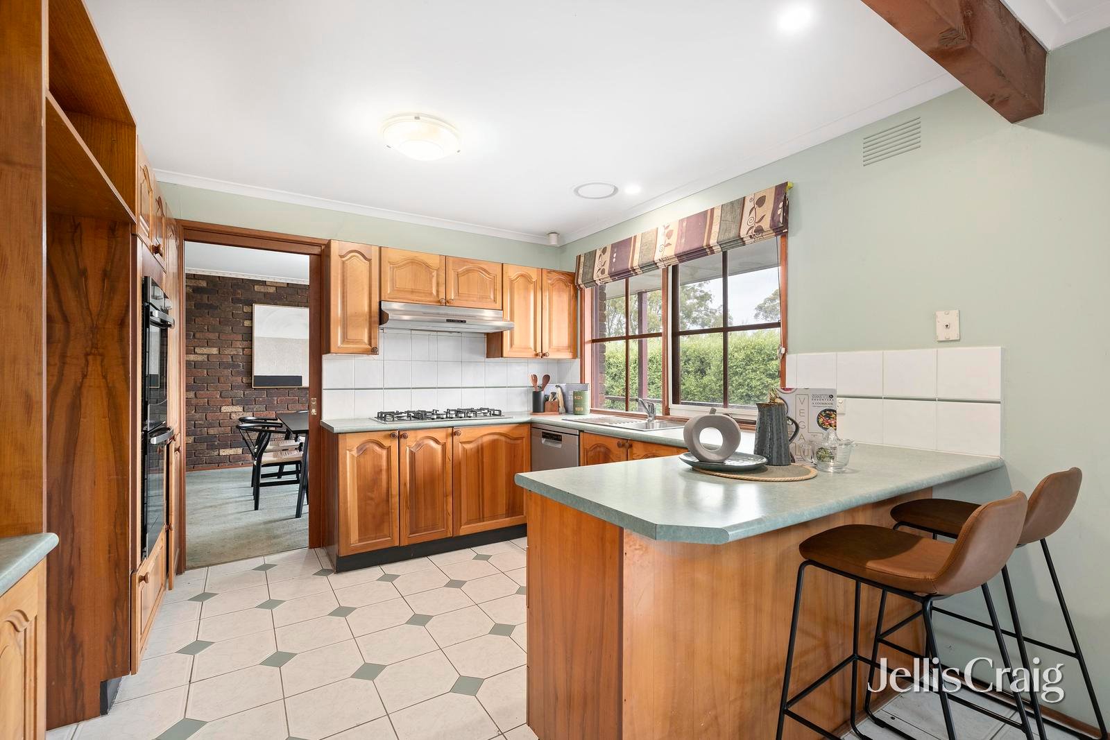 63 Landscape Drive, Mooroolbark image 7