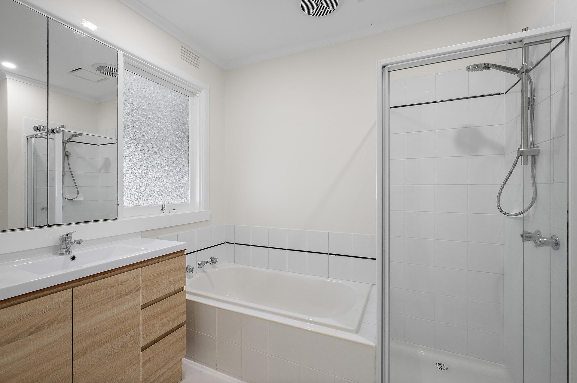 63 Manchester Road, Mooroolbark image 3