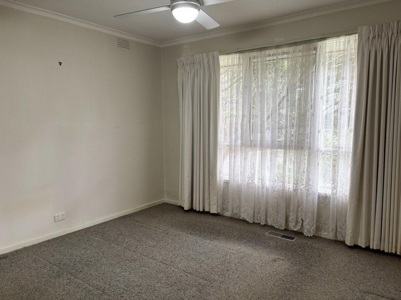 63 Orchard Grove, Blackburn&nbsp;South image 4