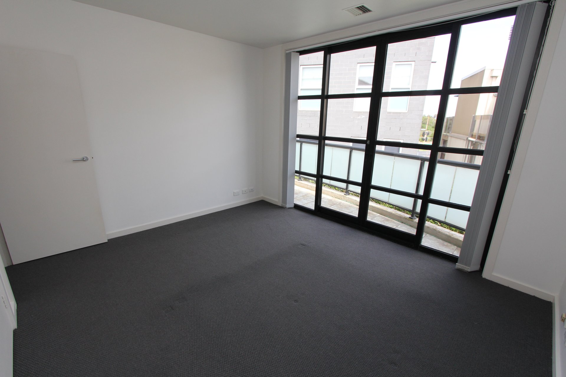 Property Gallery Thumbnail 4