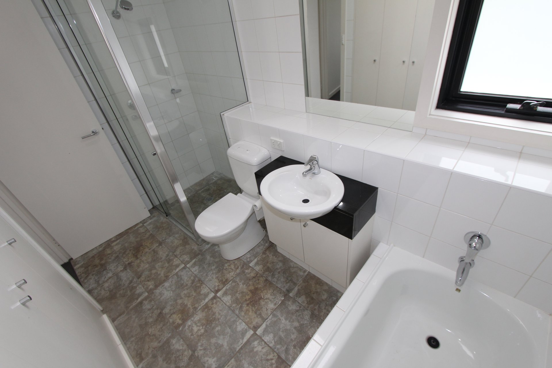 Property Gallery Thumbnail 7