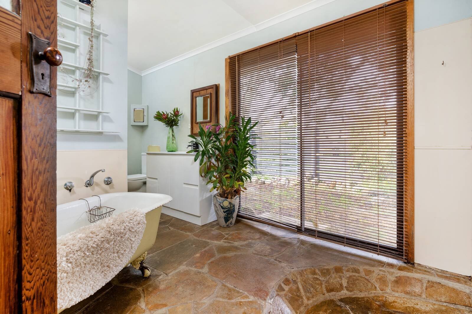 Property Gallery Thumbnail 6