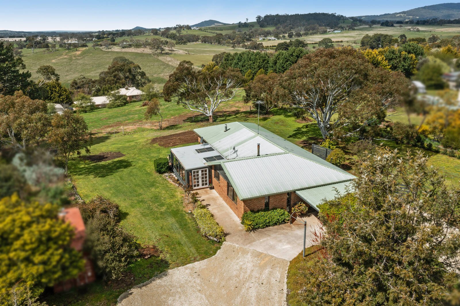 Property Gallery Thumbnail 11