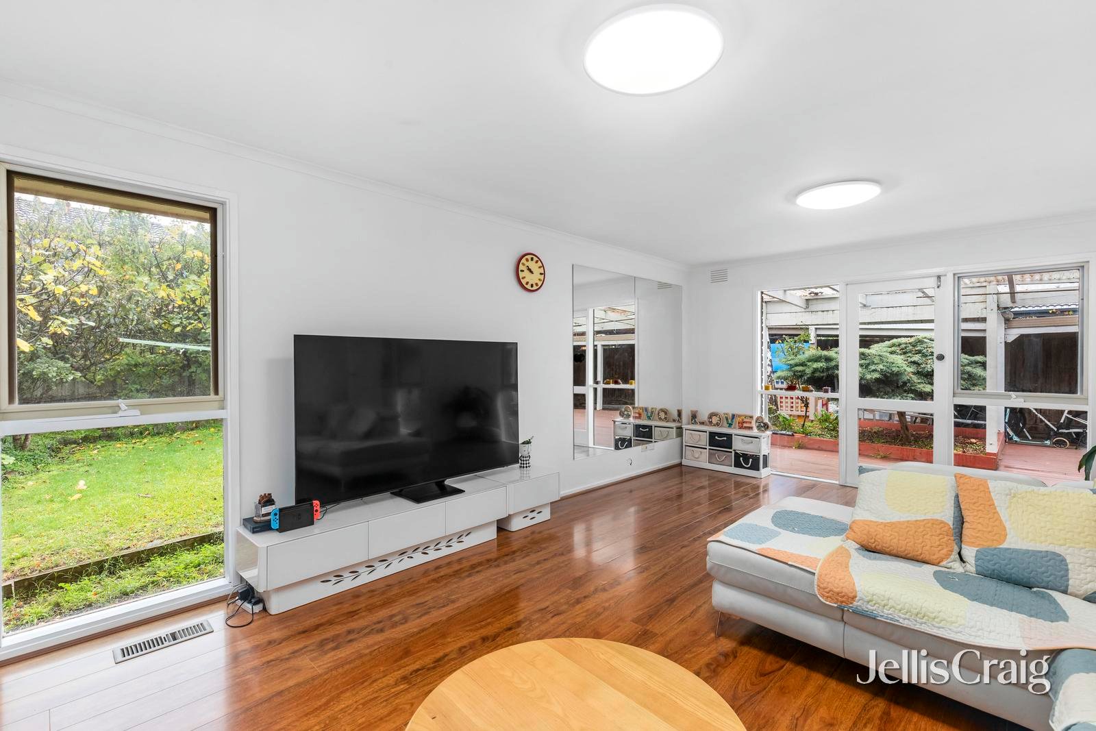 63 Phoenix Drive, Wheelers&nbsp;Hill image 2
