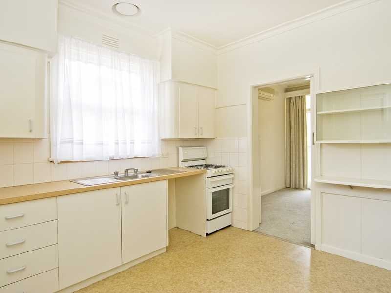 63 Shackleton Street, Belmont image 2