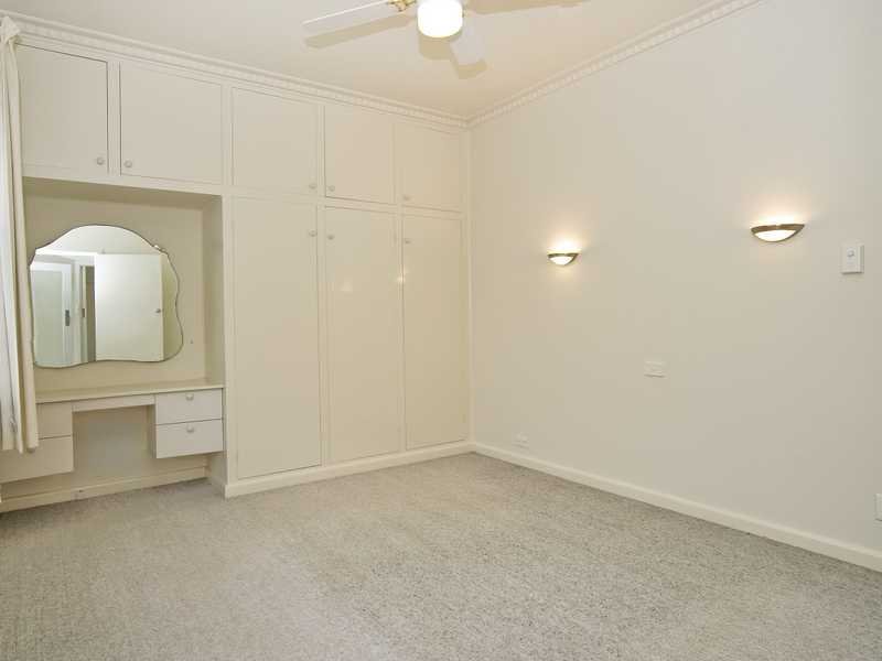 63 Shackleton Street, Belmont image 5
