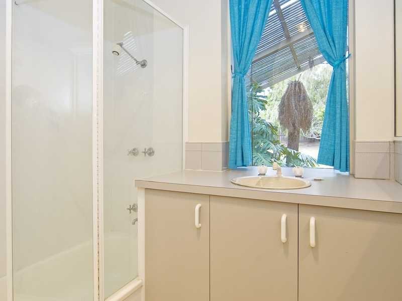 63 Shackleton Street, Belmont image 6