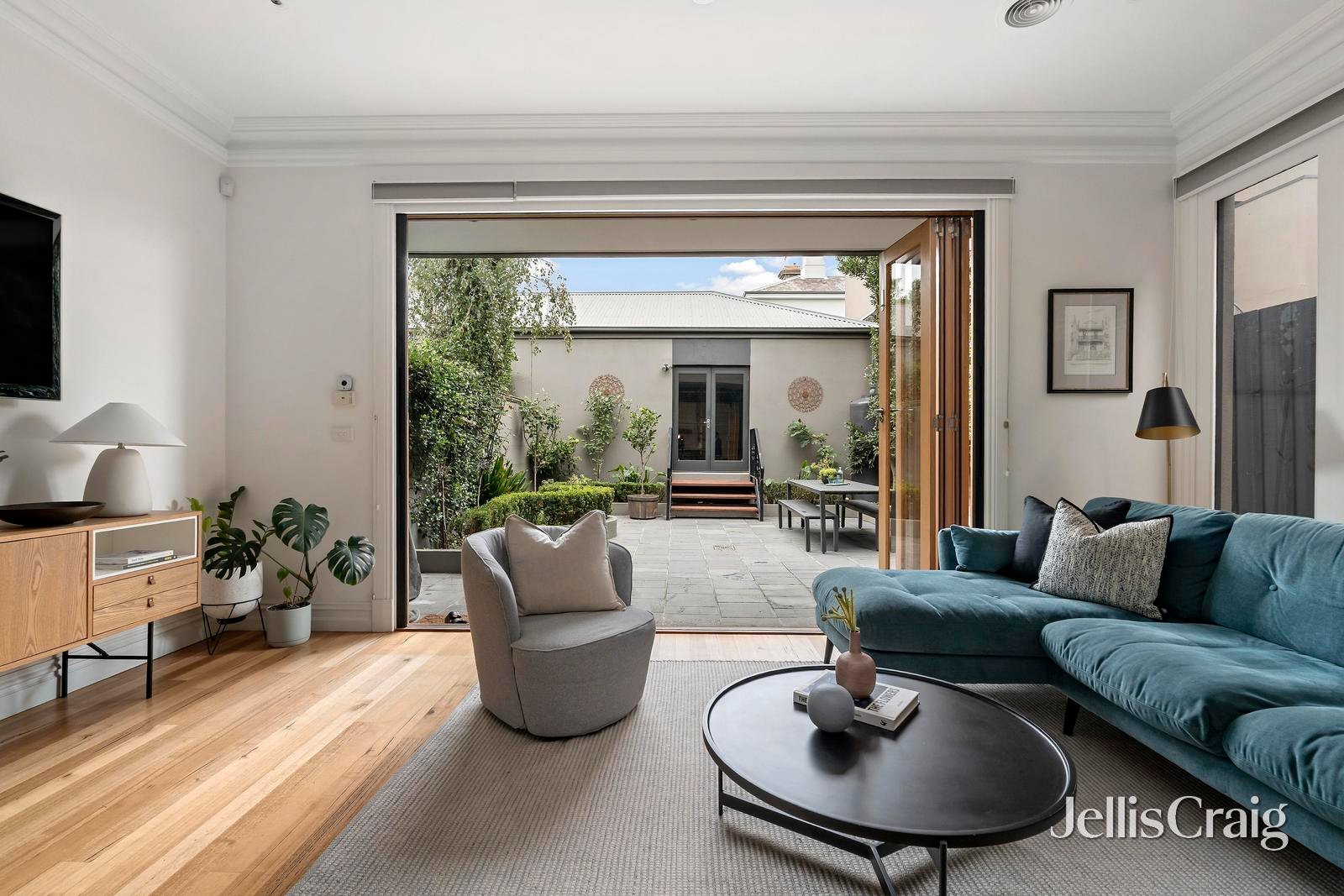 63 The Crescent, Ascot&nbsp;Vale image 4