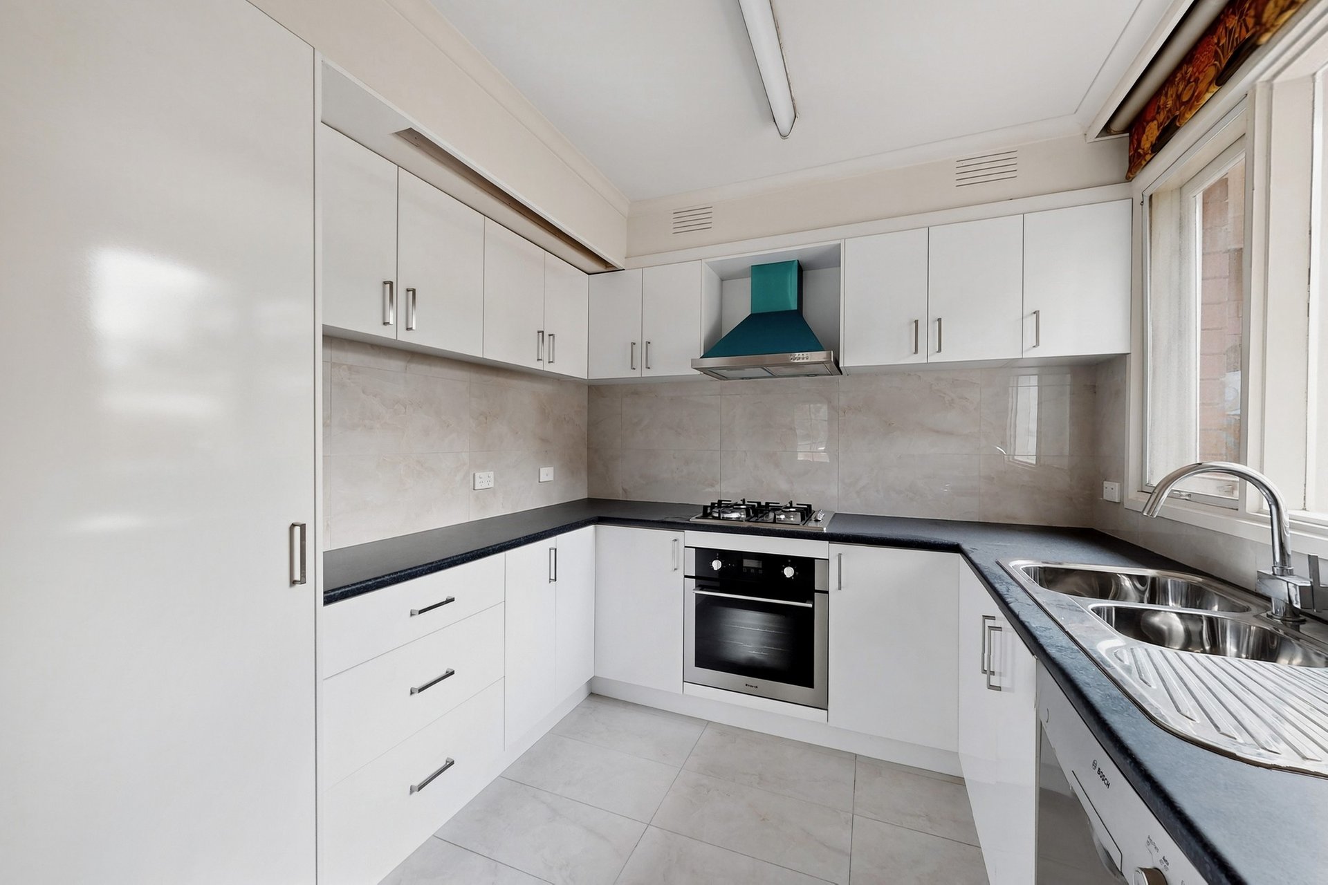 6/3 Tyrone Street, Camberwell image 4