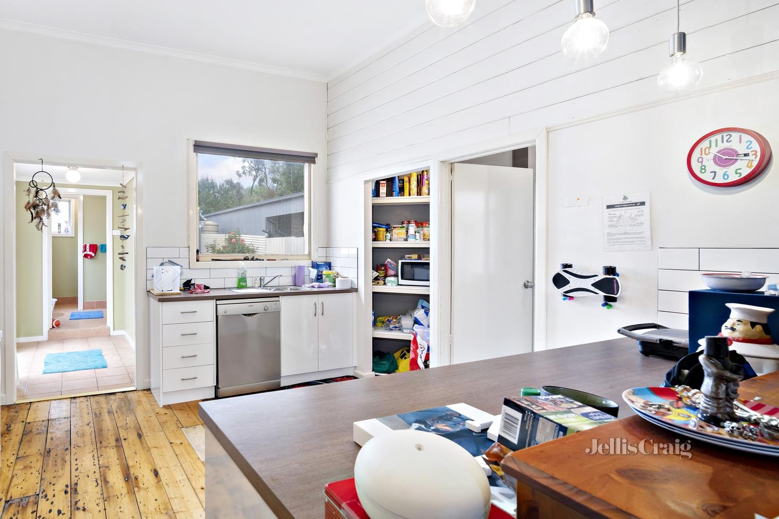 630 Doveton Street North, Soldiers Hill image 6