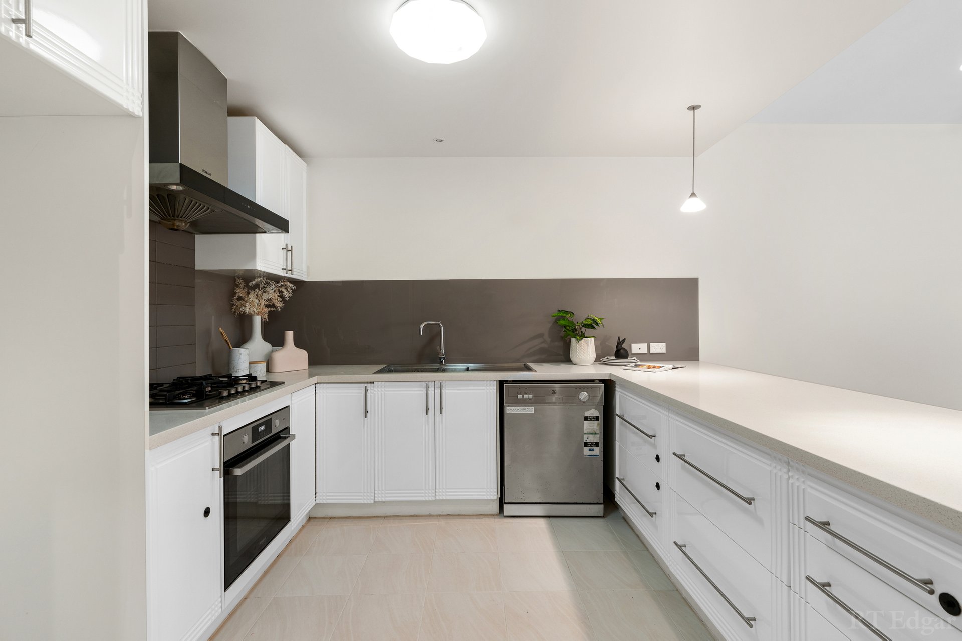 Property Gallery Thumbnail 3