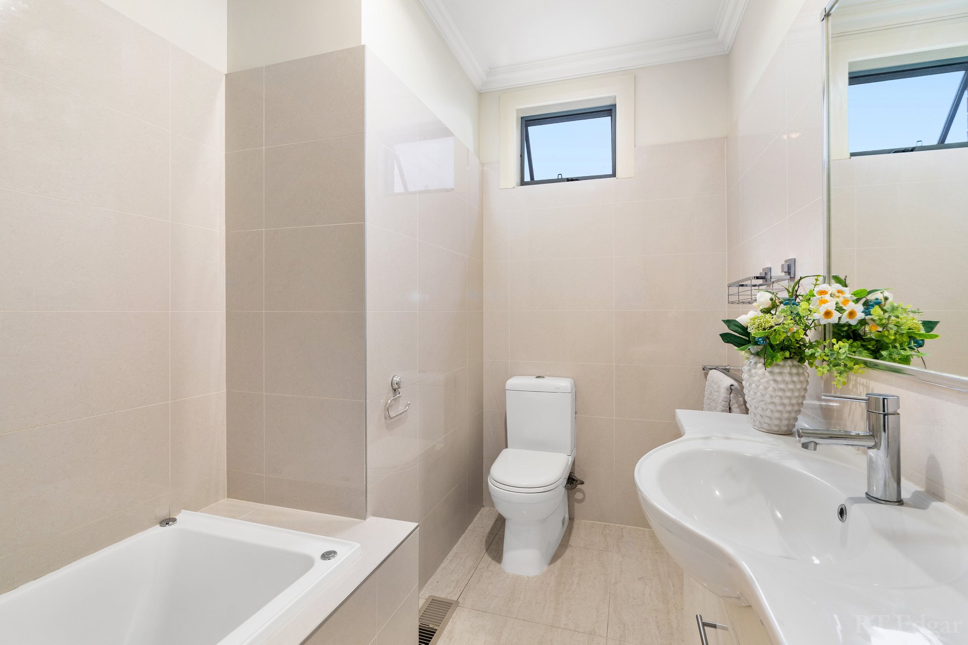 Property Gallery Thumbnail 8