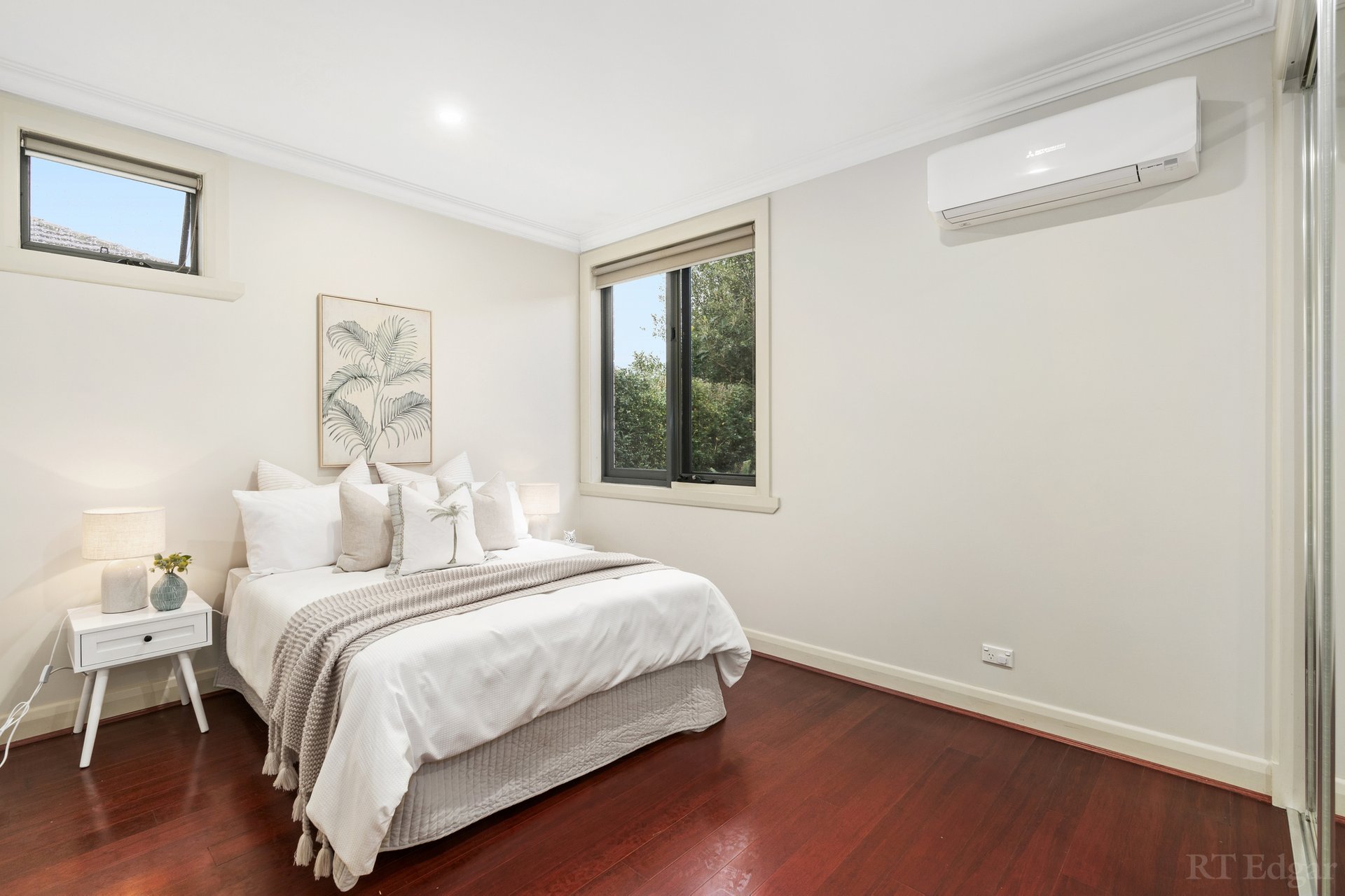 Property Gallery Thumbnail 9