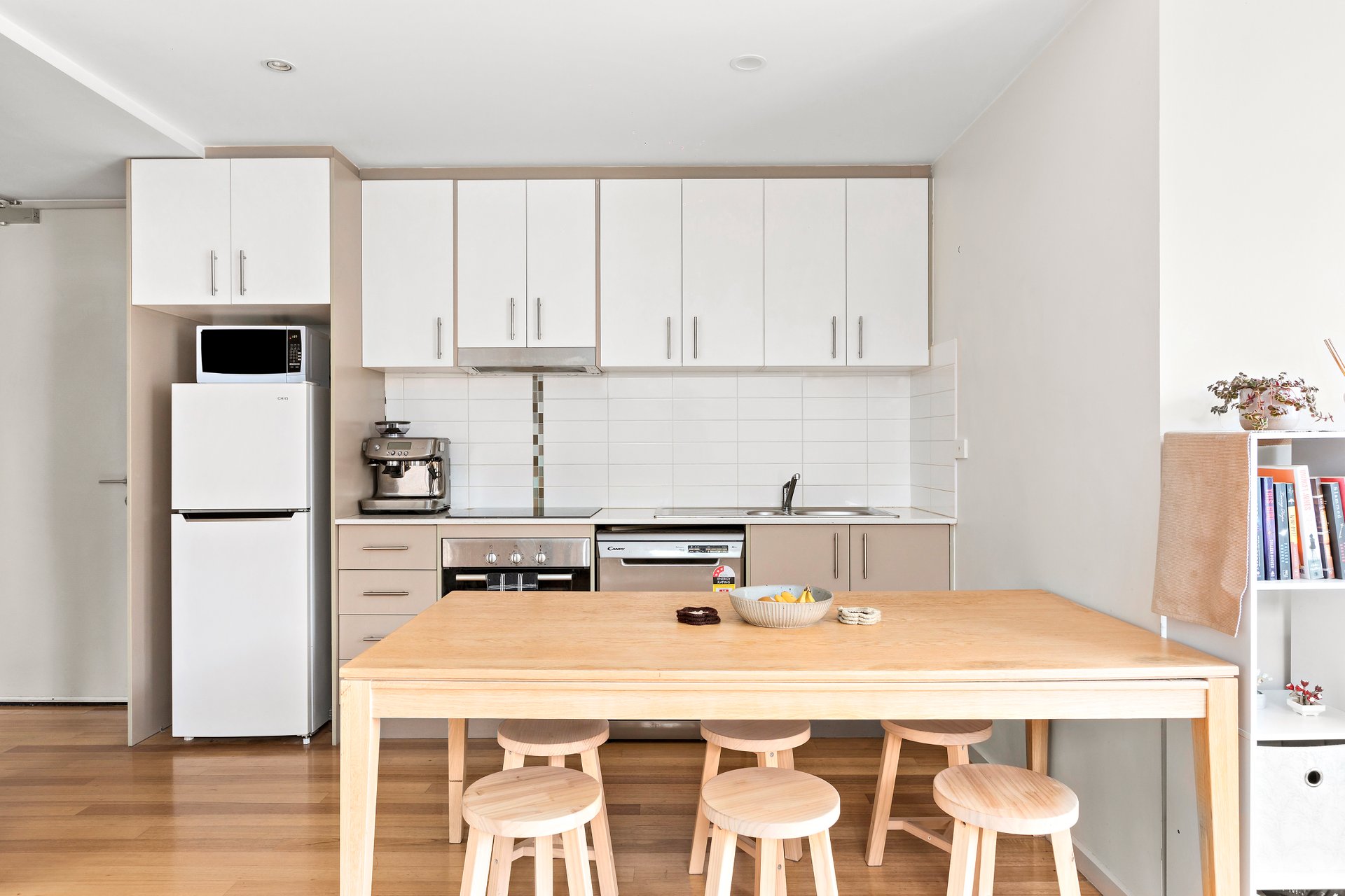 6/30 Pin Oak Crescent, Flemington image 1