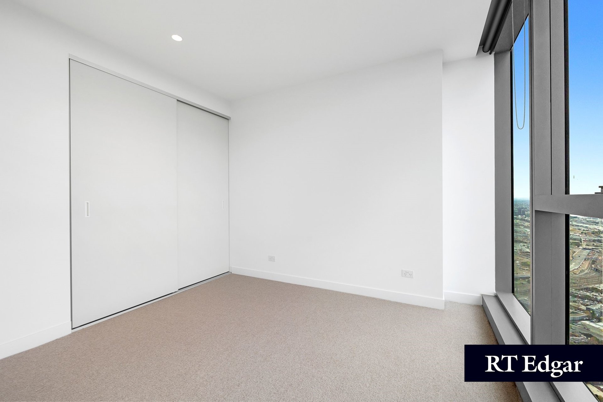 Property Gallery Thumbnail 7
