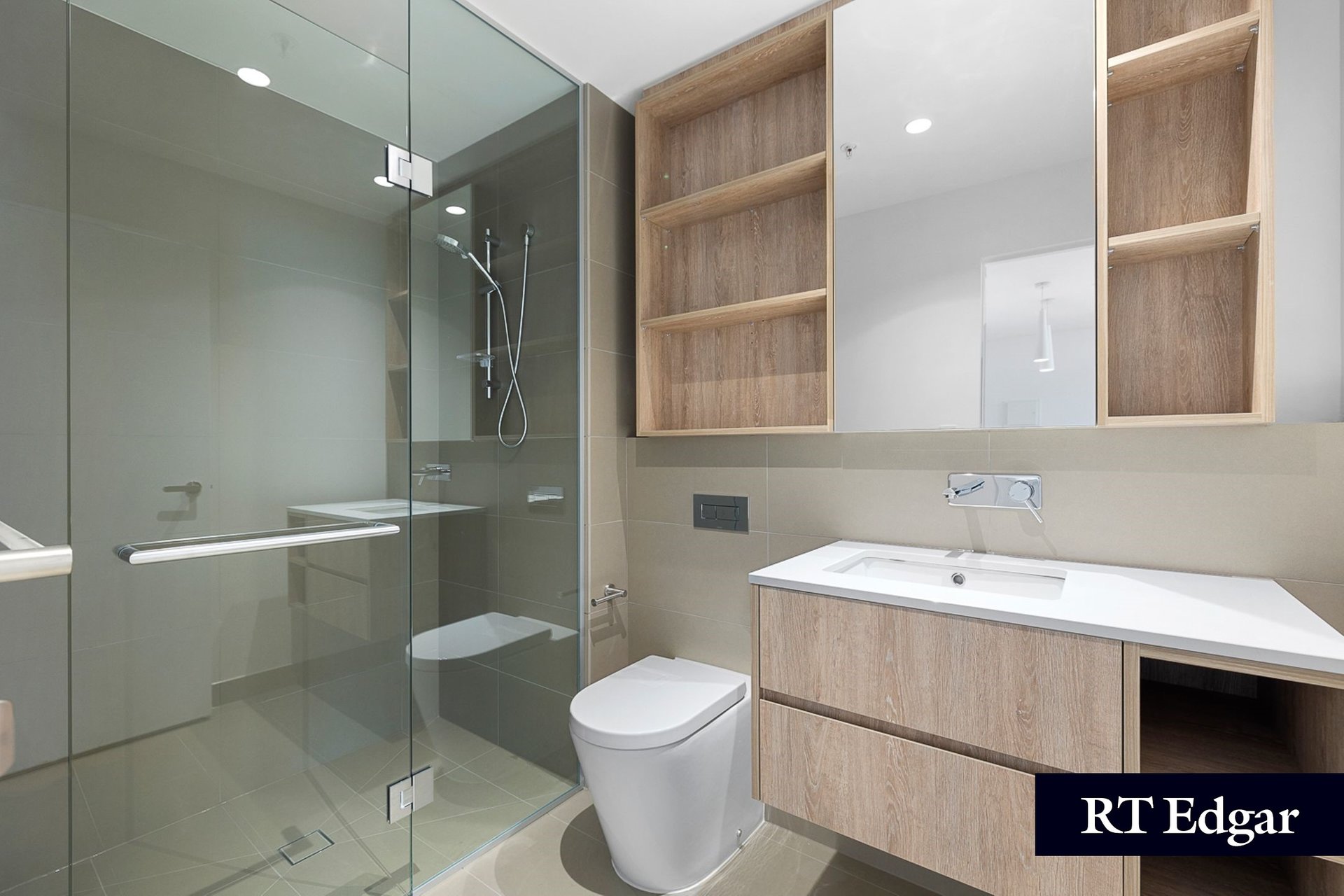 Property Gallery Thumbnail 8
