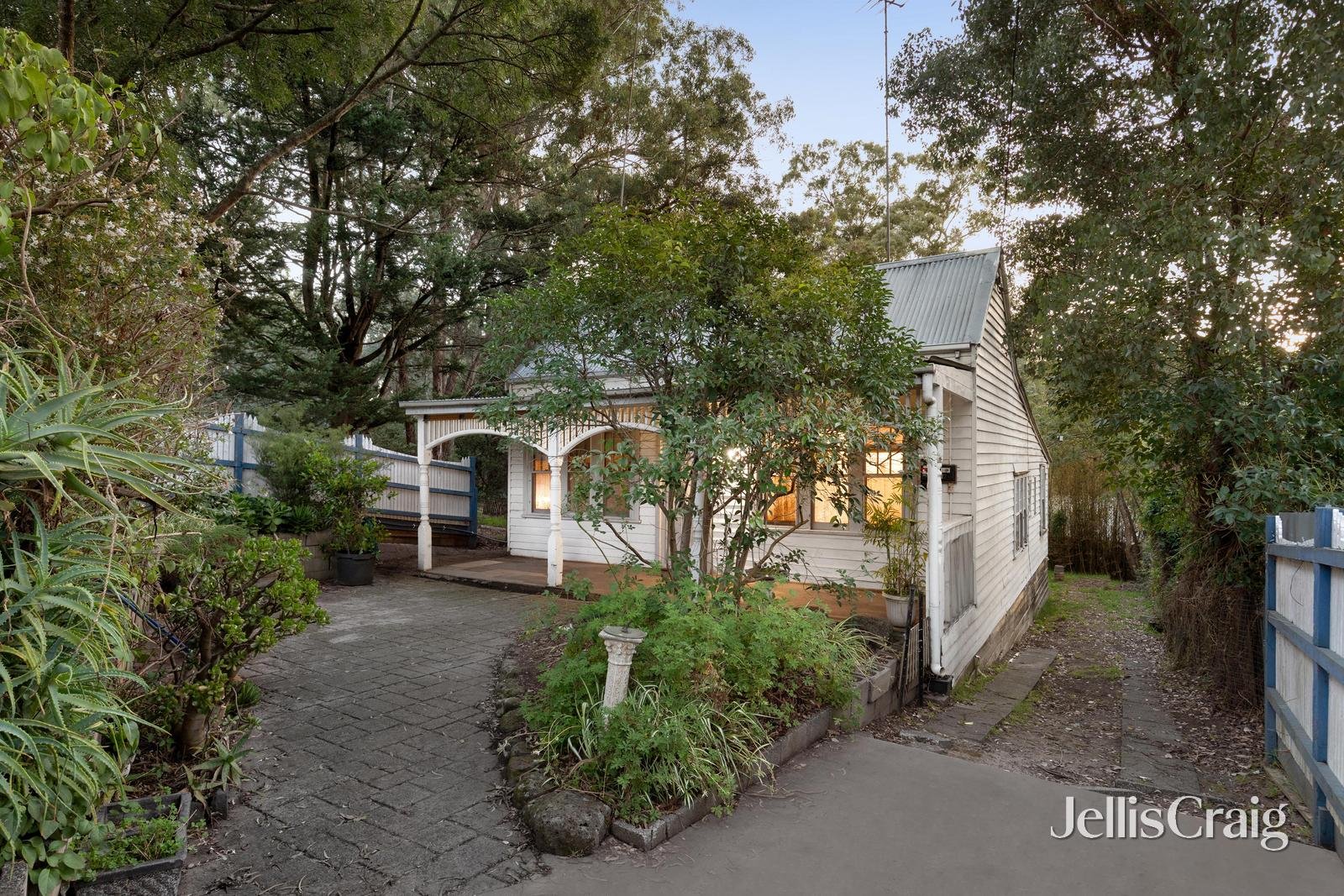 631 Heidelberg Kinglake Road, Hurstbridge image 2