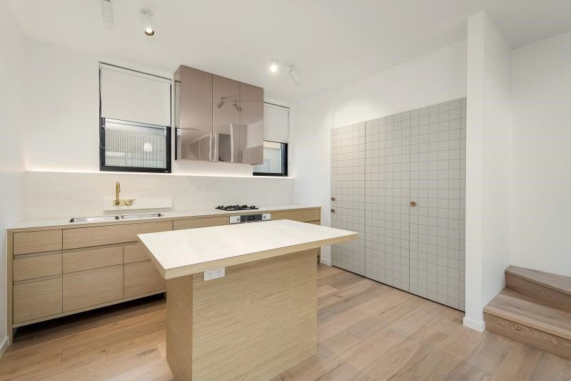 6/31 Pine Avenue, Elwood image 2